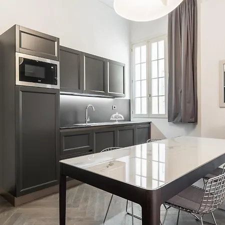 Luxury Styled By Design Club Collection شقة