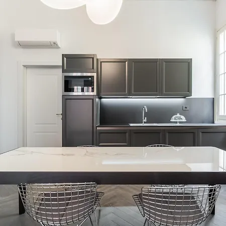 Luxury Styled By Design Club Collection Apartment *