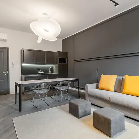 Luxury Styled By Design Club Collection Apartment *