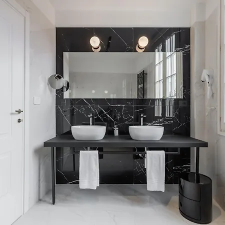 Luxury Styled By Design Club Collection Apartment *